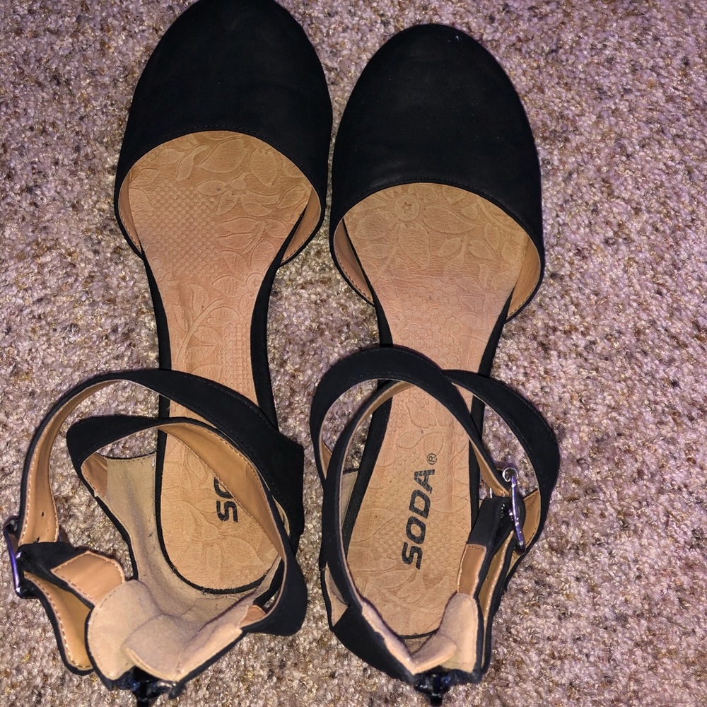 Cute flat shoes